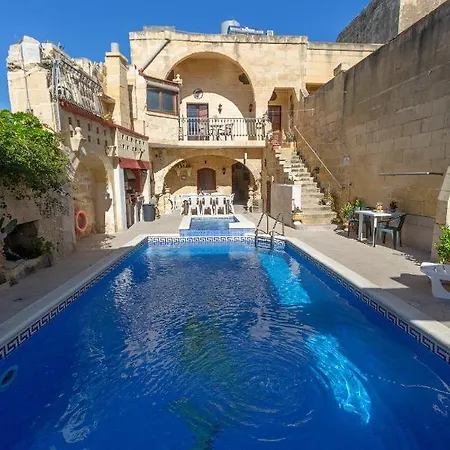 Authentic Gozitan House Sleeping Up To 21! * Xewkija