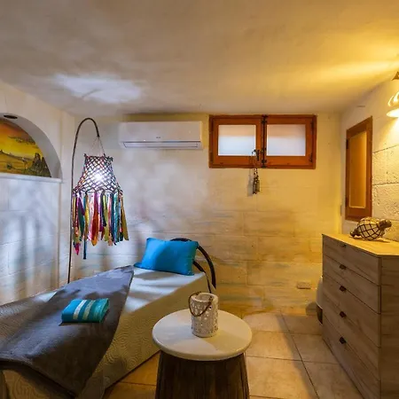 Authentic Gozitan House Sleeping Up To 21! 쇼키아