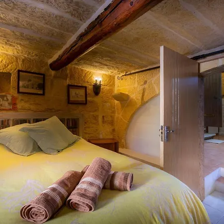 Authentic Gozitan House Sleeping Up To 21! Villa *
