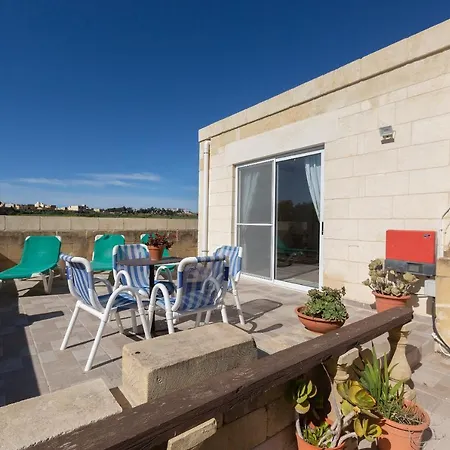 Villa Authentic Gozitan House Sleeping Up To 21! Xewkija