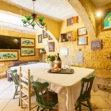 Authentic Gozitan House Sleeping Up To 21! Xewkija