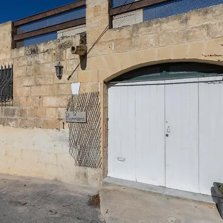 Villa Authentic Gozitan House Sleeping Up To 21!